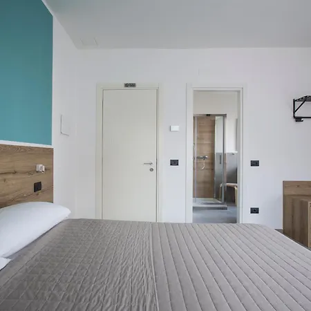 La Di Piazza Motta Albese Con Cassano