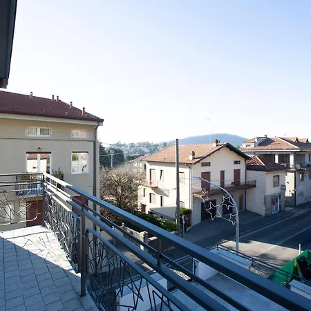 La Di Piazza Motta Bed and Breakfast