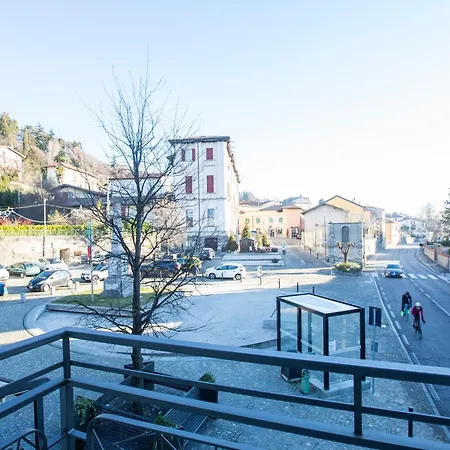 La Di Piazza Motta Albese Con Cassano