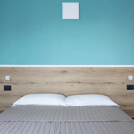 La Di Piazza Motta 3*