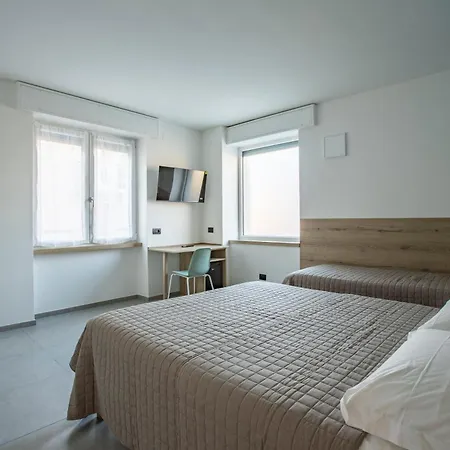 La Di Piazza Motta Albese Con Cassano