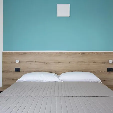 La Di Piazza Motta 3*