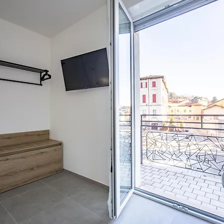 La Di Piazza Motta 3*