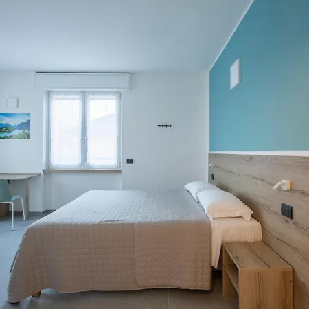 La Di Piazza Motta Albese Con Cassano