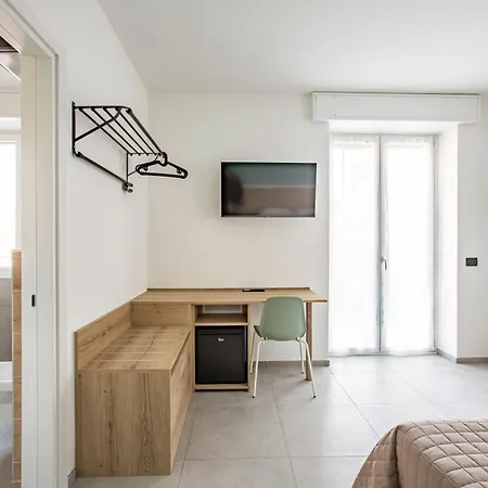 La Di Piazza Motta Albese Con Cassano