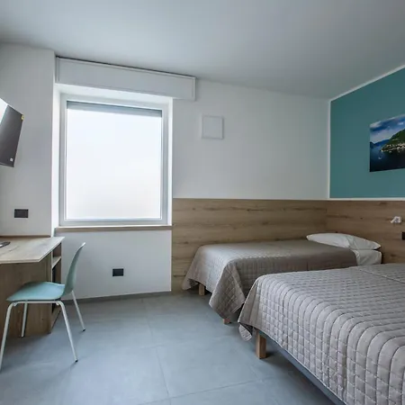 La Di Piazza Motta Albese Con Cassano