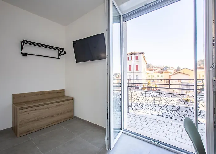 La Di Piazza Motta 3*