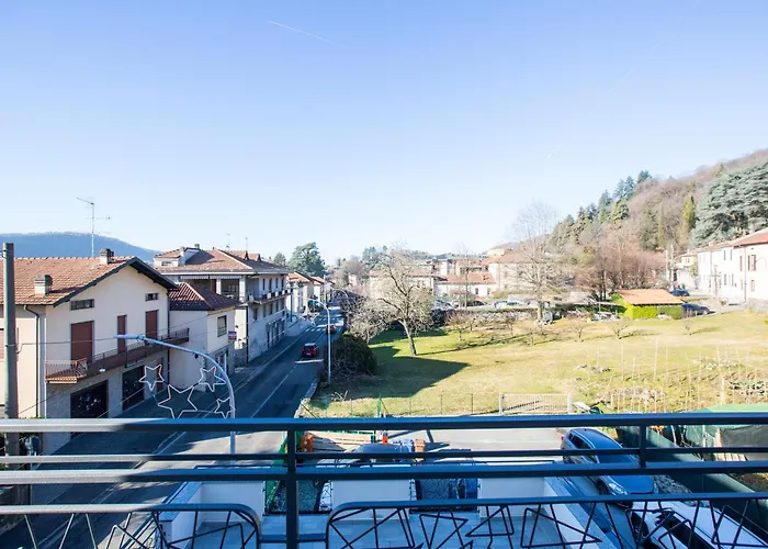 לינה וארוחת בוקר La Di Piazza Motta