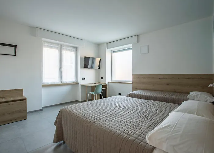 La Di Piazza Motta Albese Con Cassano