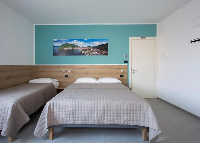 לינה וארוחת בוקר La Di Piazza Motta 3*